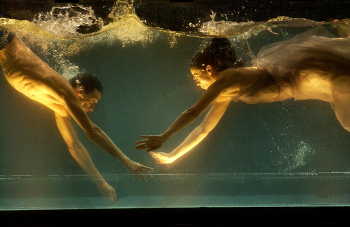 "Dido & Aeneas" von Sasha Waltz, 2005. Pressebild: ZKM Karlsruhe/Courtesy Sebastian Bolesch. 